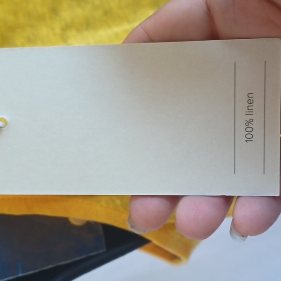 Joie Women's Halter Style Blouse Size M Yellow Sleeveless 100% Linen, semi-sheer - Picture 4 of 6